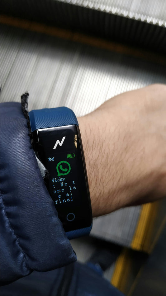 Smartwatch Features That Keep You Connected